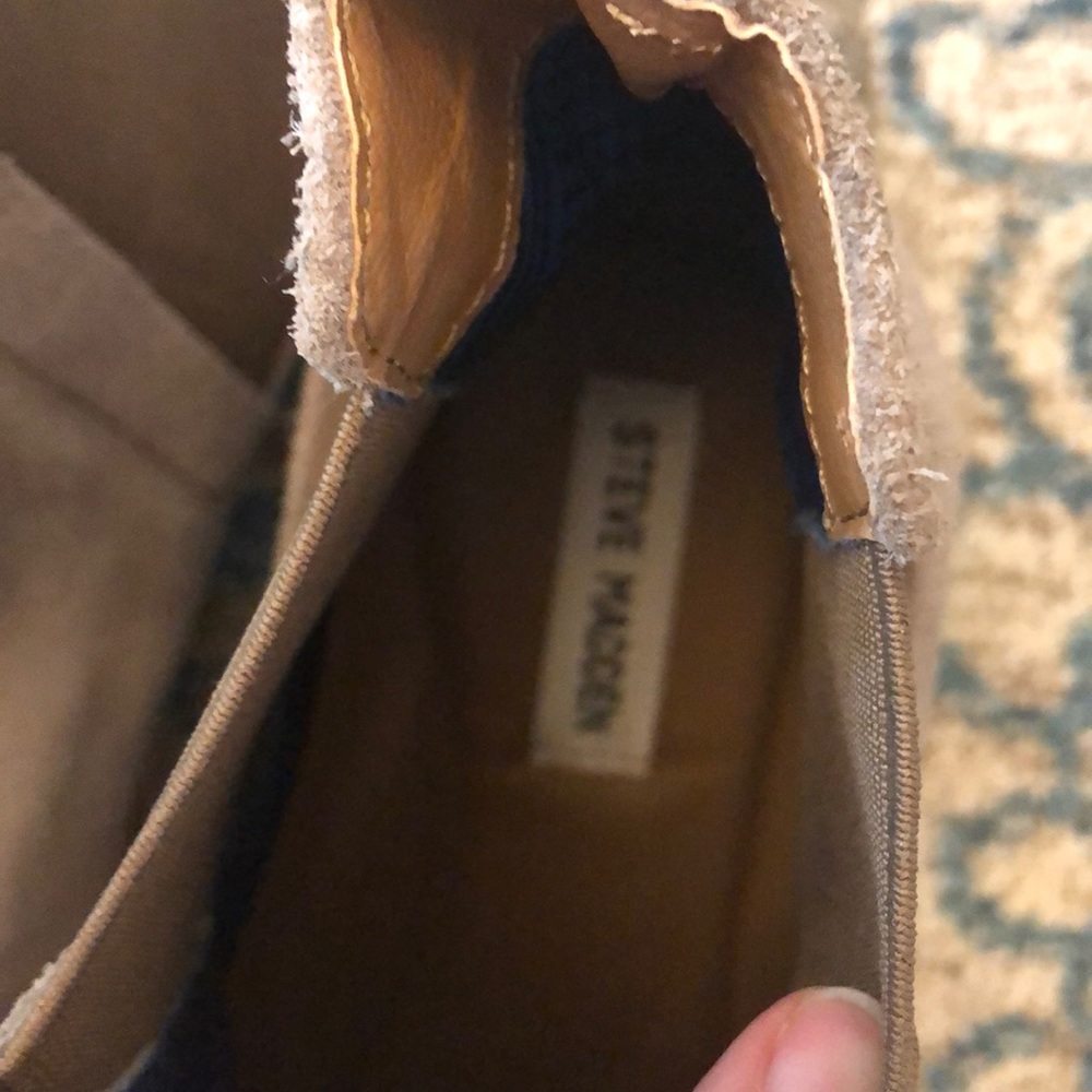 Steve Madden Hilow Suede Chelsea Boot in taupe - Picture 8 of 10